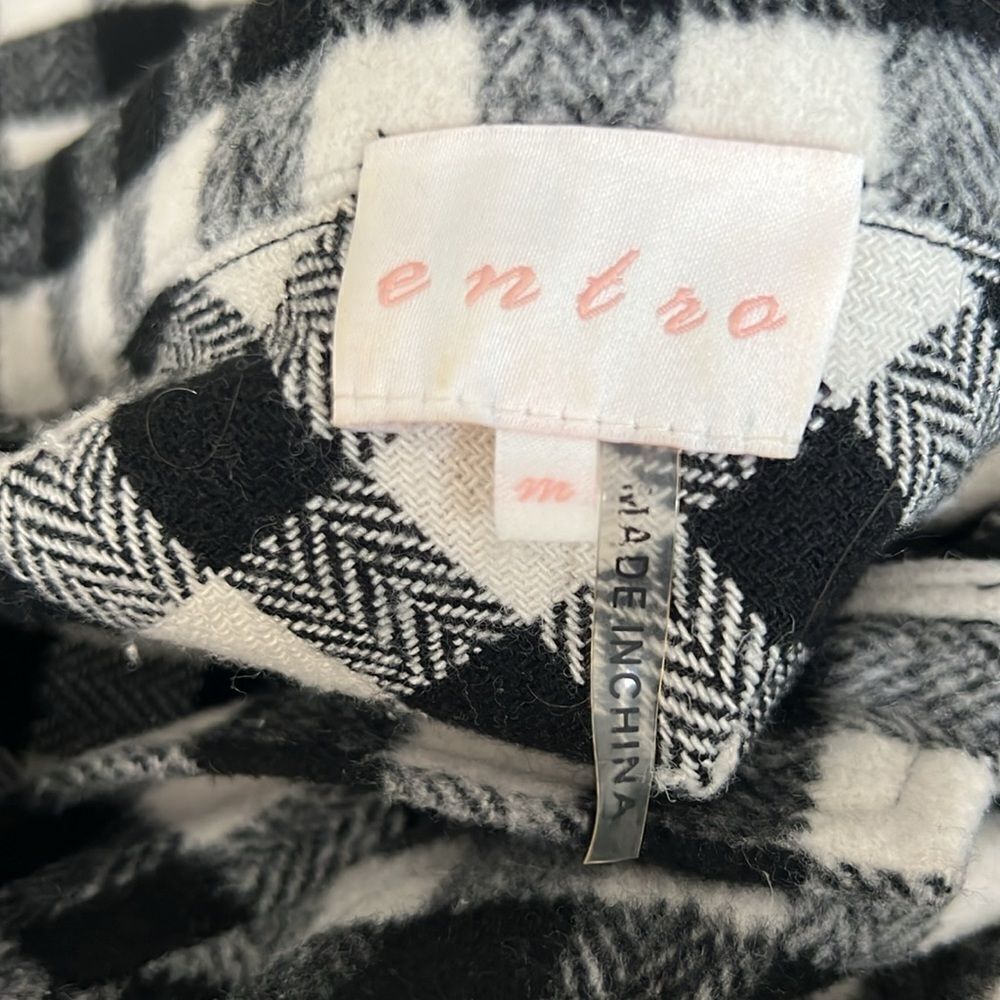 Entro Women’s Black/White Plaid Shacket size M - Picture 4 of 5